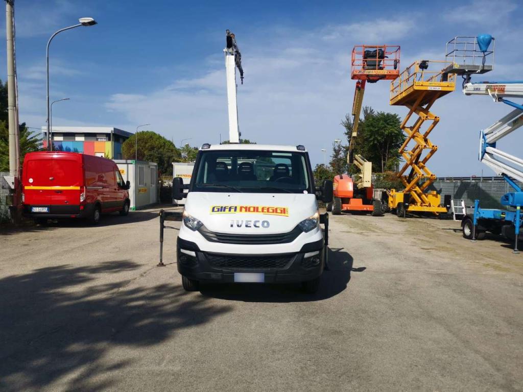 Iveco 35C12 Photo 2