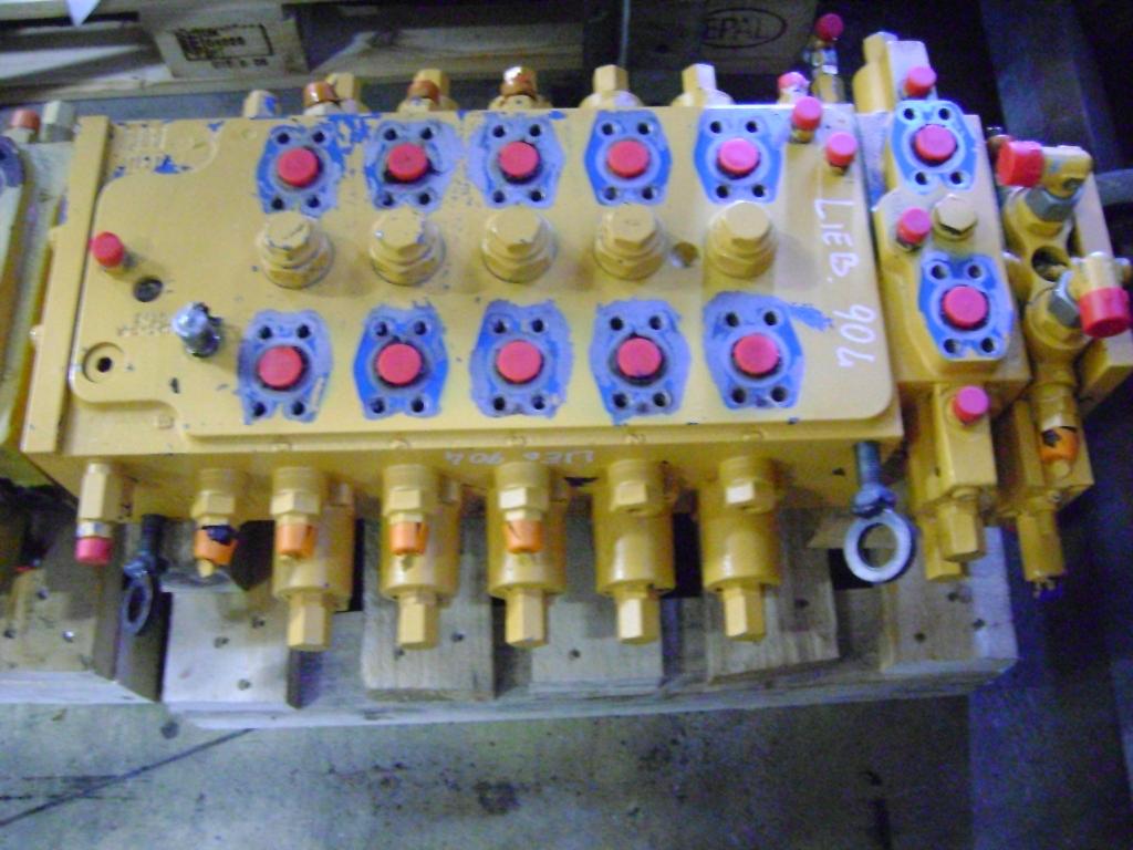 Distributeur hydraulique pour Liebherr 904 Photo 2