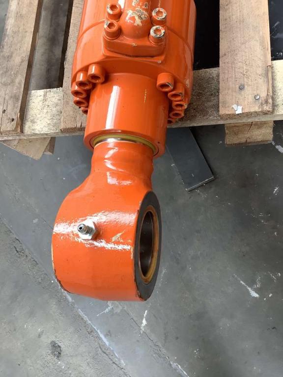 Piston pour Hitachi ZX 160 LC Photo 3