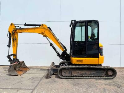 JCB 48Z-1 - Hammer Lines / Quick Coupler en vente par Boss Machinery