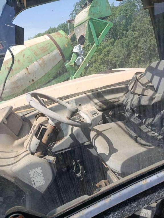 Komatsu WH714 Photo 4