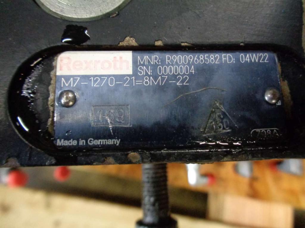 Distributeur hydraulique pour JCB JS 200W Photo 2