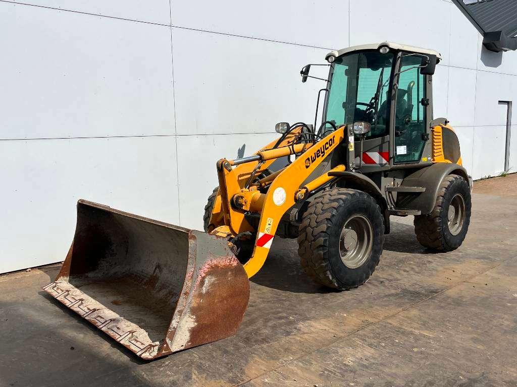 Atlas 75E - German Machine / Quick Coupler Photo 2