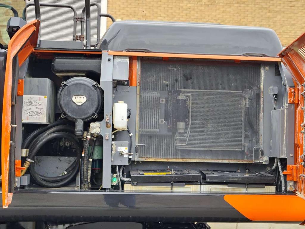 Hitachi ZX 210LCN-6 M Photo 10