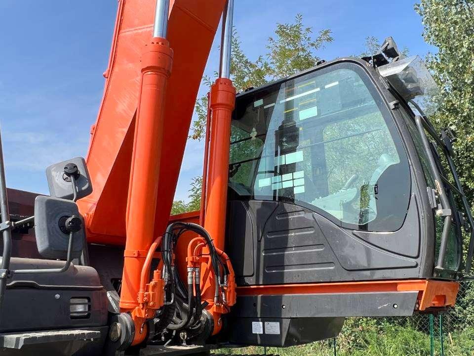 Hitachi ZX350LCN-5B CMA Photo 9