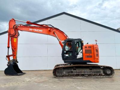 Hitachi ZX 225 US LC-5 B - Automatic Greasing / Camera en vente par Boss Machinery