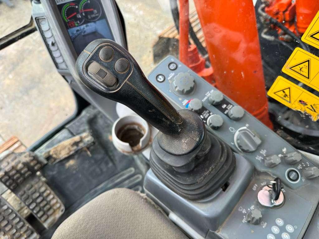 Hitachi ZX 225 US LC-5 B - Automatic Greasing / Camera Photo 12