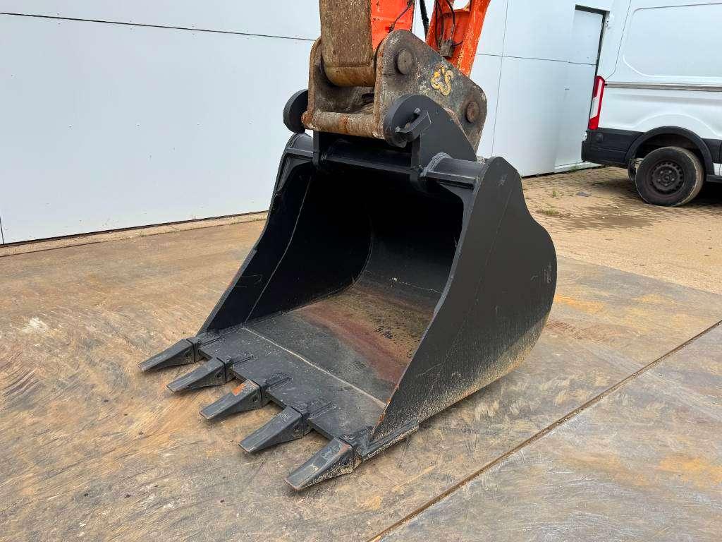 Hitachi ZX 225 US LC-5 B - Automatic Greasing / Camera Photo 17