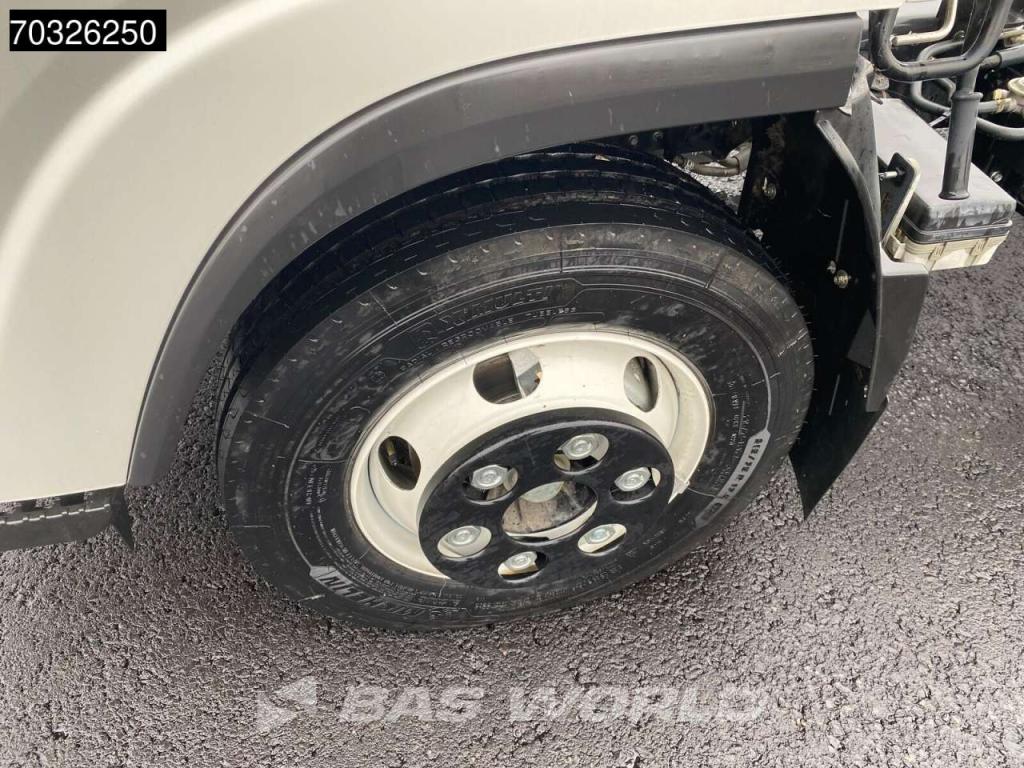 Isuzu P75 5.2 4X2 Photo 17