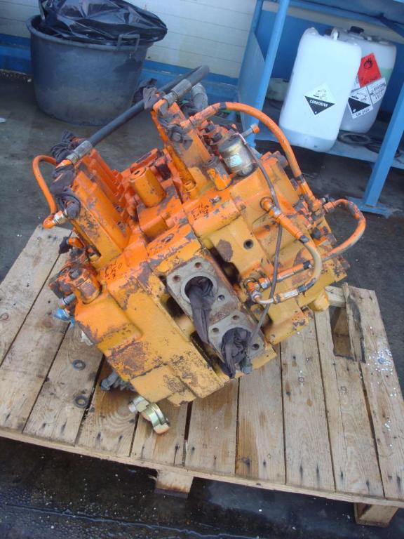 Distributeur hydraulique pour Fiat Hitachi FH450.3 Photo 4