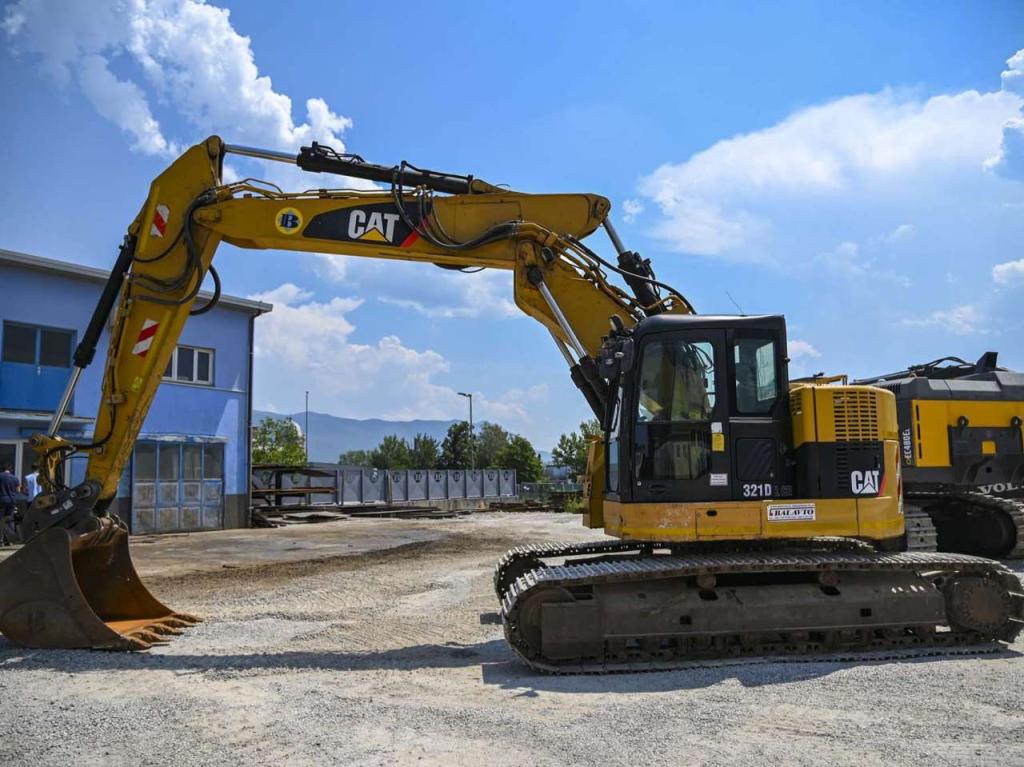 Caterpillar 321D Photo 2