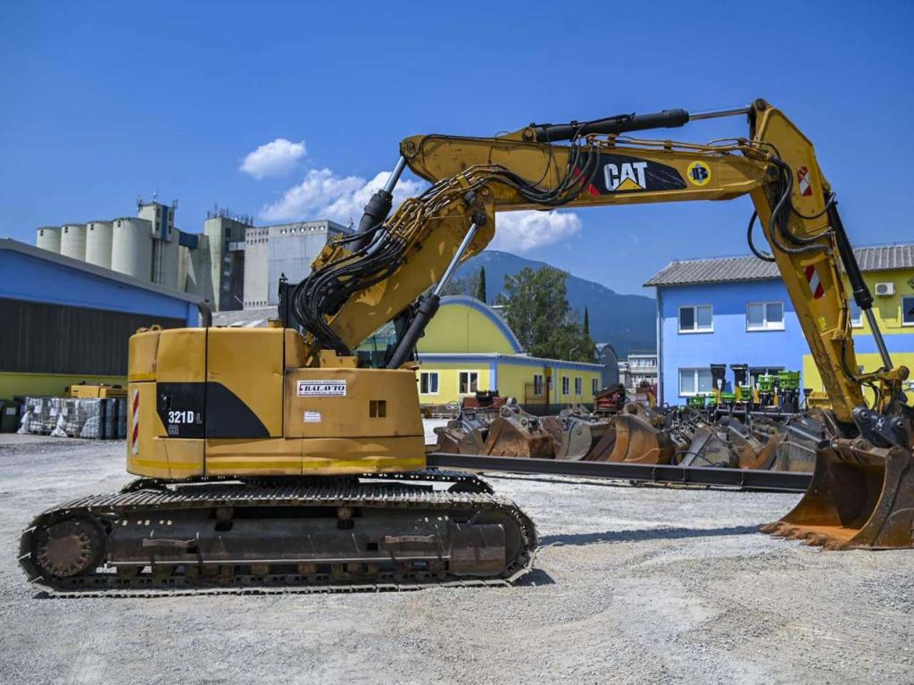 Caterpillar 321D Photo 8