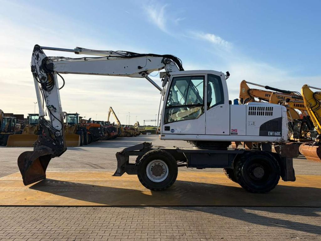 Volvo EW160 Photo 1
