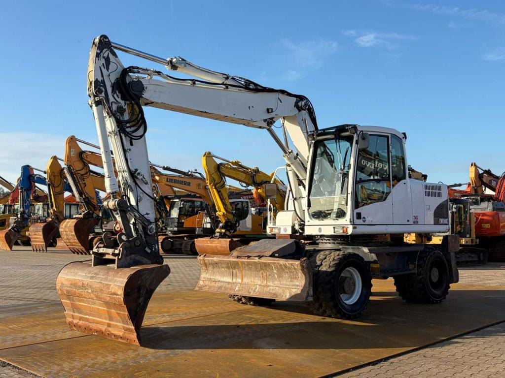 Volvo EW160 Photo 2