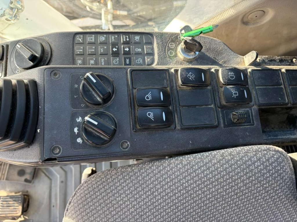 Volvo EW160 Photo 23