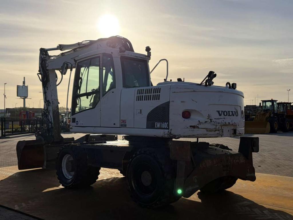 Volvo EW160 Photo 3