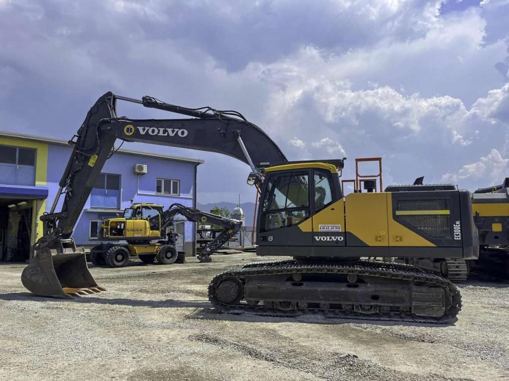 Volvo EC300ENL Photo 3