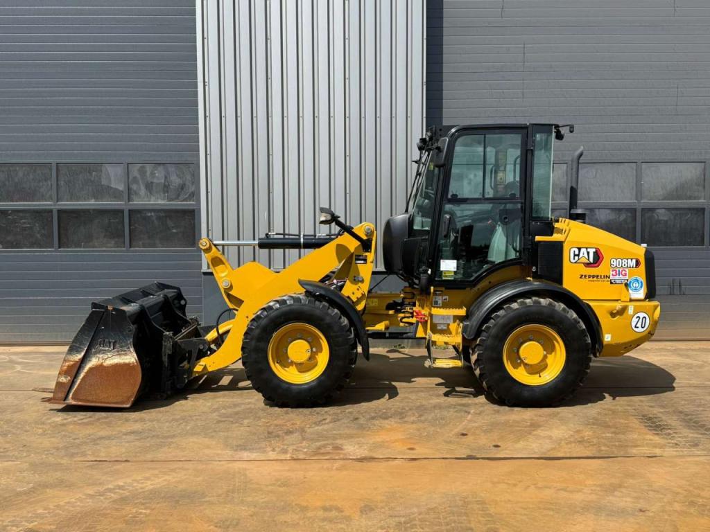 Caterpillar 908M Photo 1