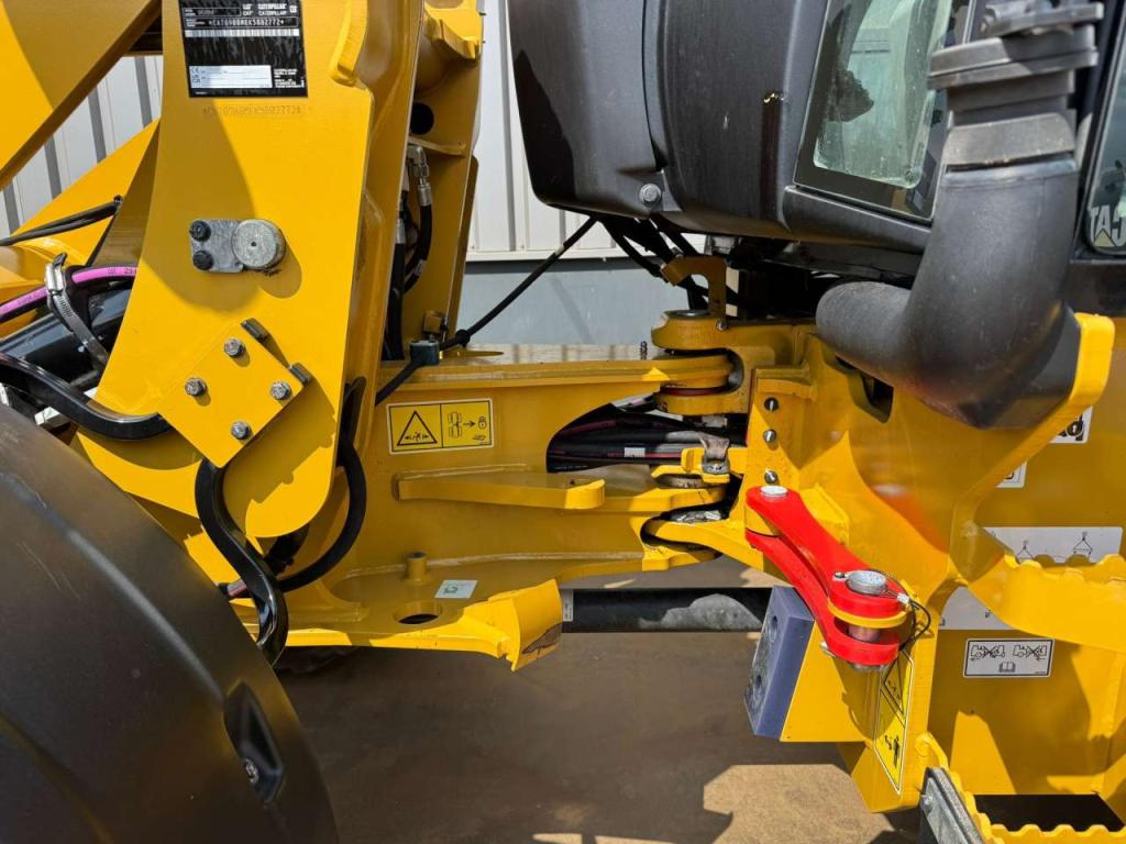 Caterpillar 908M Photo 14
