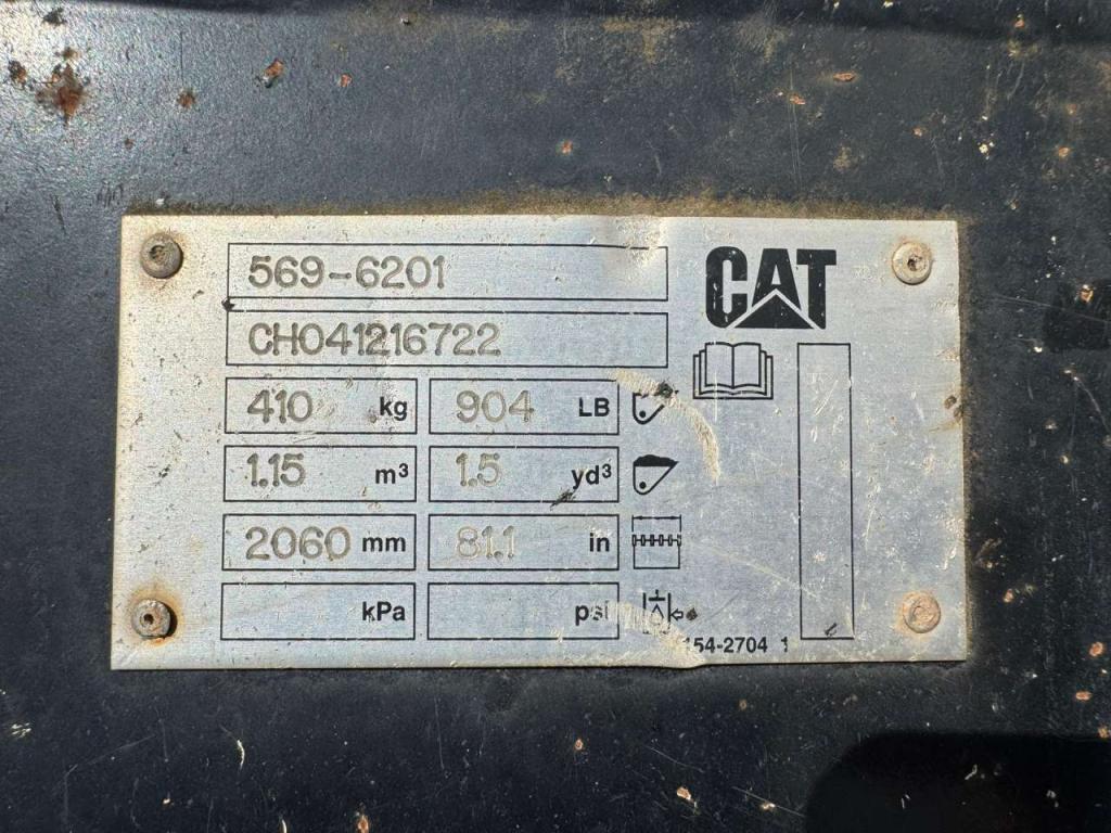 Caterpillar 908M Photo 17