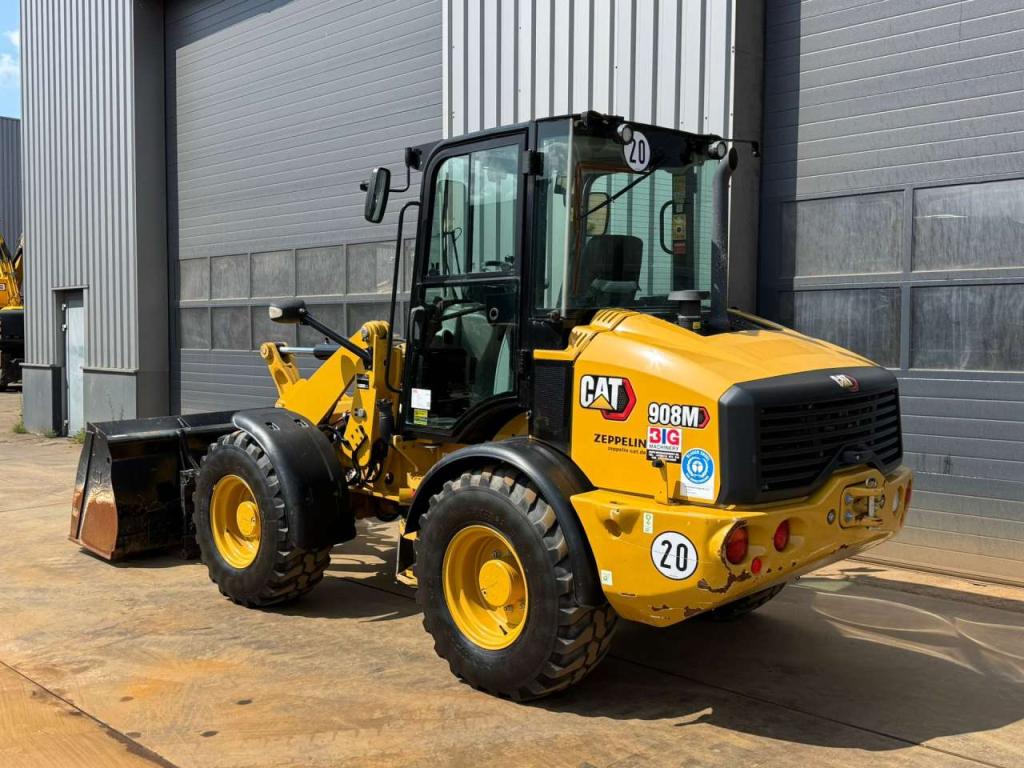 Caterpillar 908M Photo 3