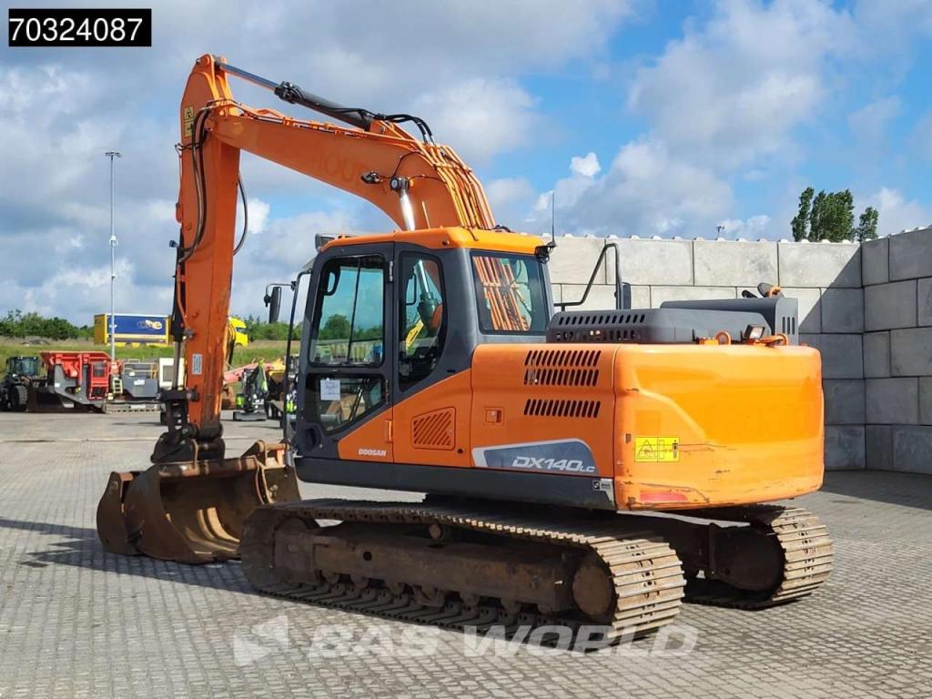 Doosan DX140 LC-5 3 Buckets Photo 2