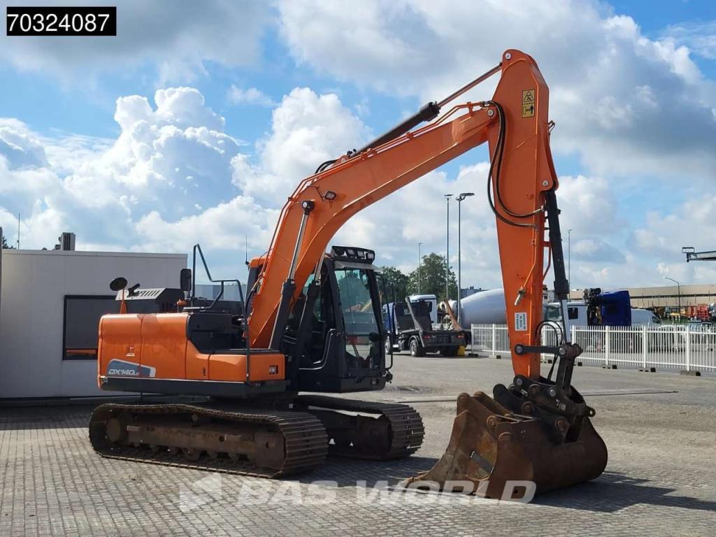 Doosan DX140 LC-5 3 Buckets Photo 6