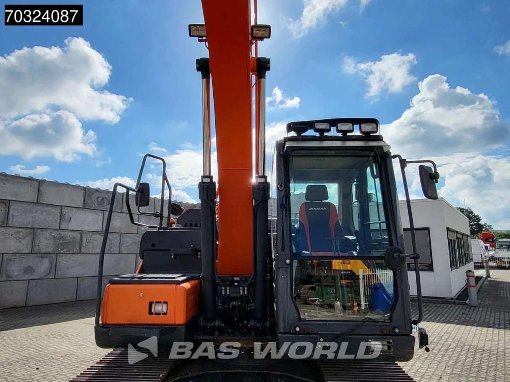 Doosan DX140 LC-5 3 Buckets Photo 9
