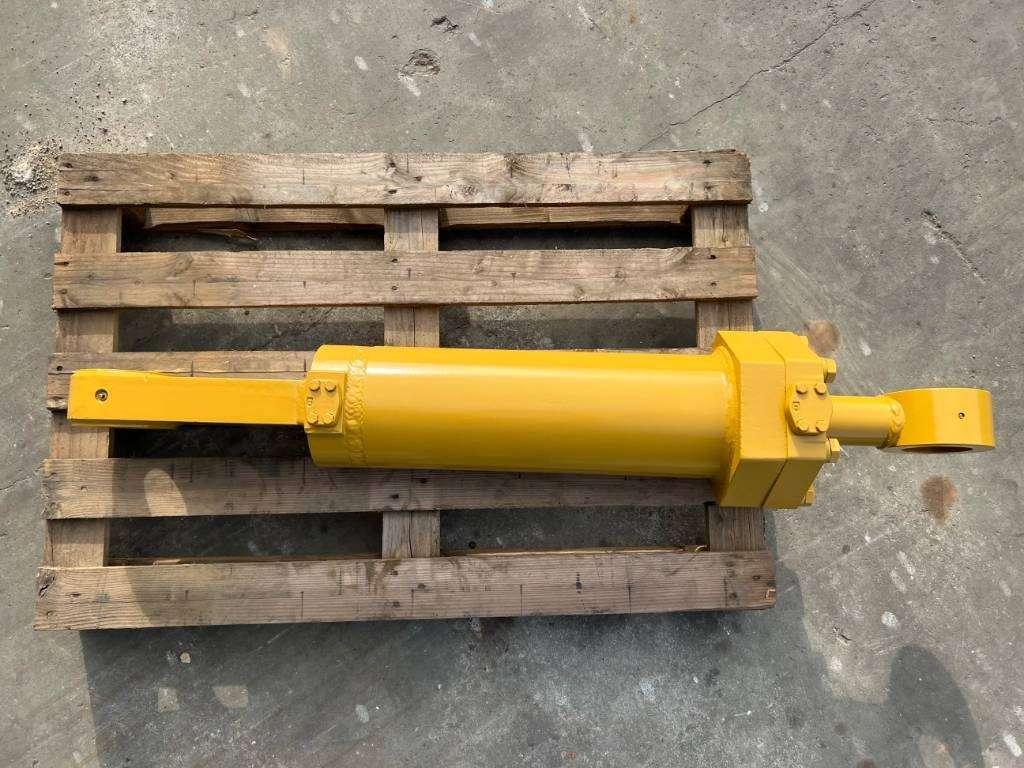 Caterpillar D8 Cylinder Photo 7