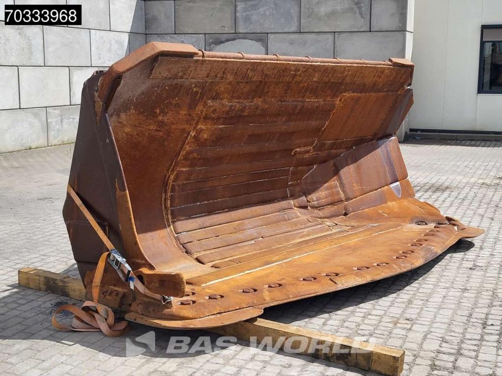 Volvo L250 H Side Tip Bucket Photo 6