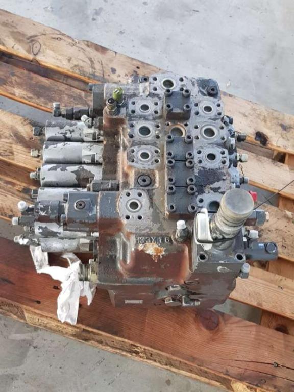 Distributeur hydraulique pour Case CX 290 Photo 1