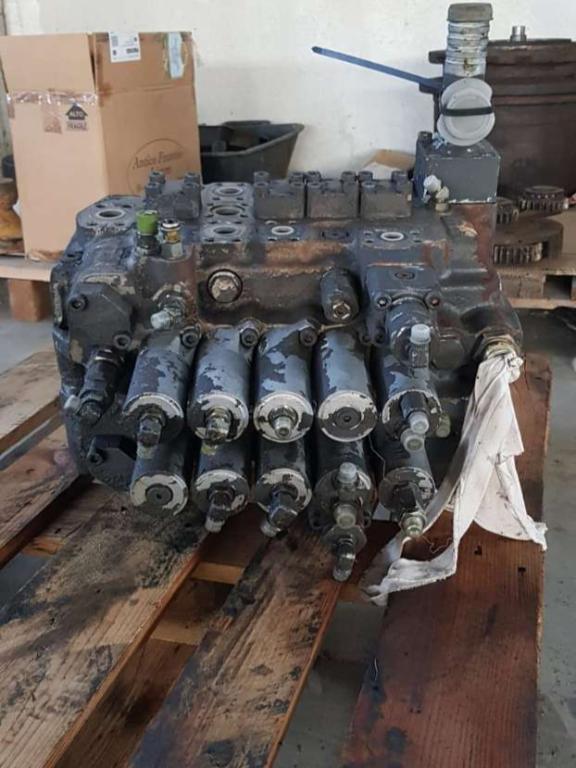 Distributeur hydraulique pour Case CX 290 Photo 3