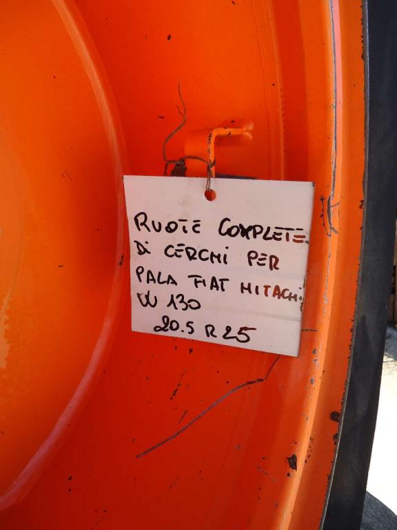 Pneu avec jantes pour Fiat Hitachi W130 Photo 5