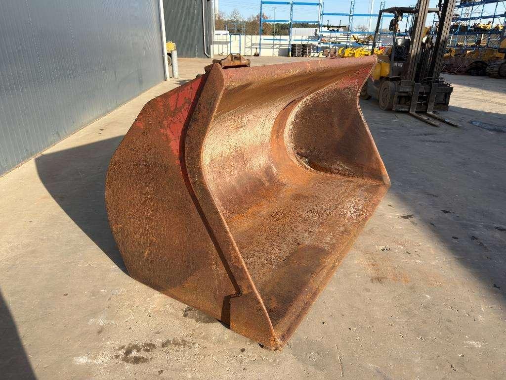Volvo ISO L45 / L50 / Caterpillar 918 Photo 3
