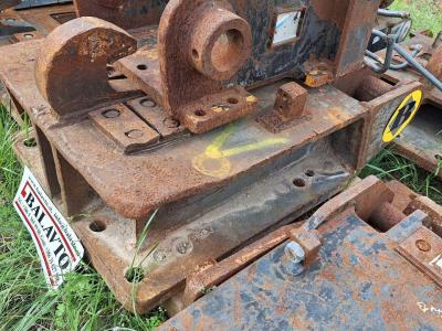 S3 for 35-43 ton excavators Attachment plate en vente par Balavto