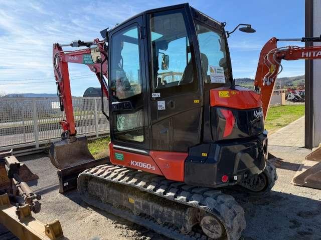 Kubota KX060 Photo 4
