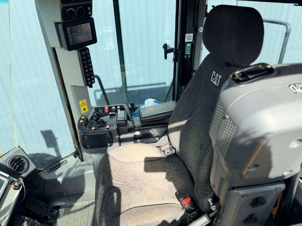 Caterpillar 966M Photo 21