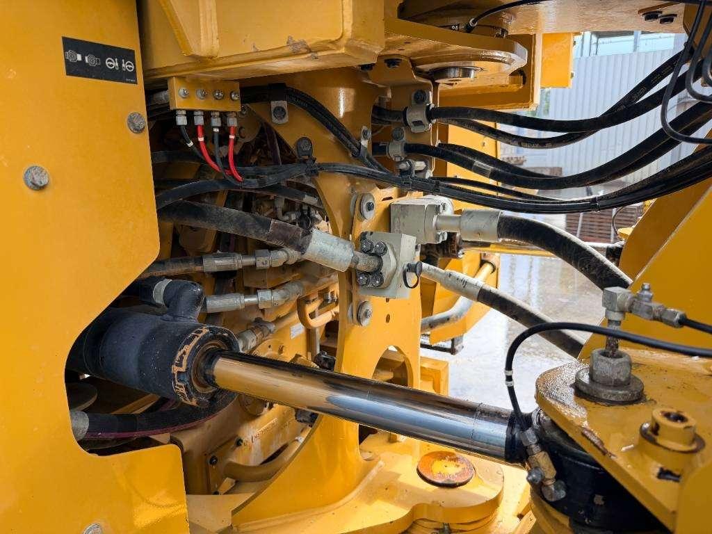 Caterpillar 966M Photo 27