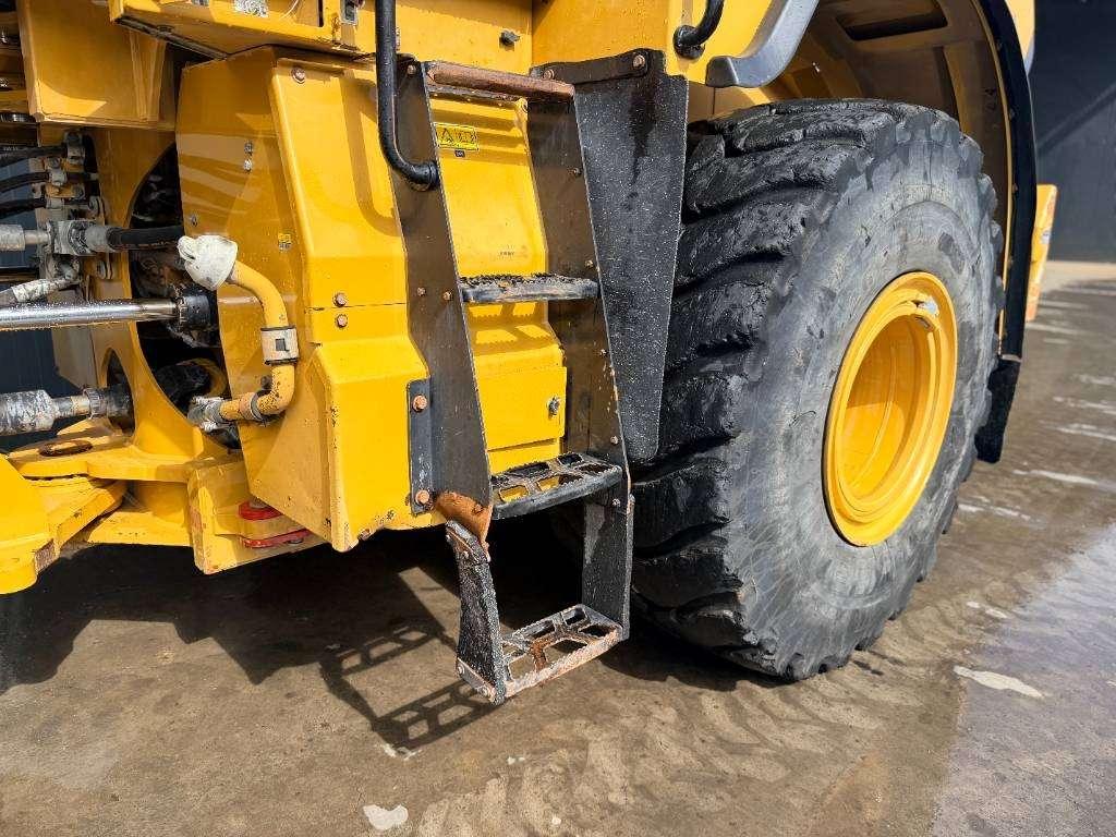 Caterpillar 966M Photo 30