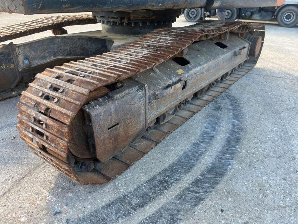 Hitachi ZX300LCN-6 Photo 9