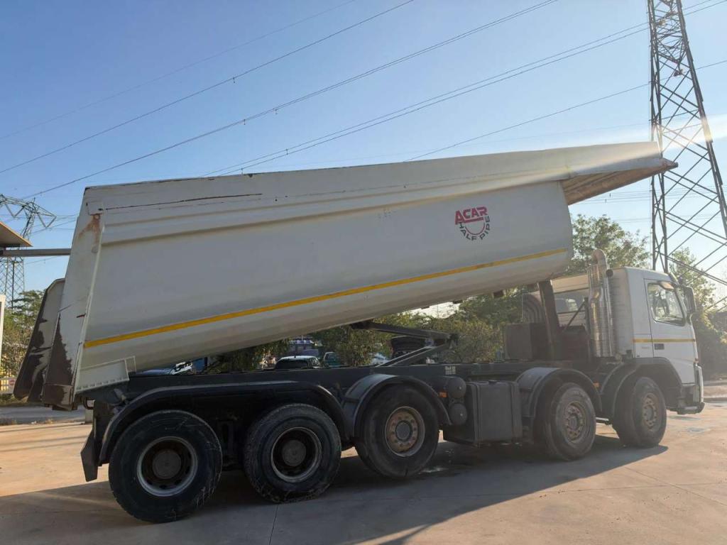 Volvo FM420 Photo 10