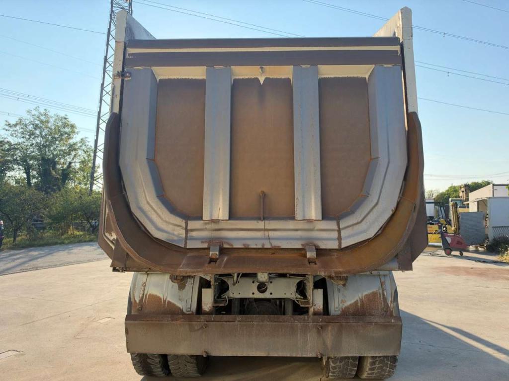 Volvo FM420 Photo 14
