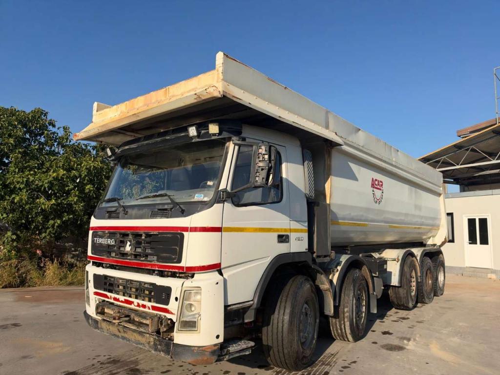 Volvo FM420 Photo 2