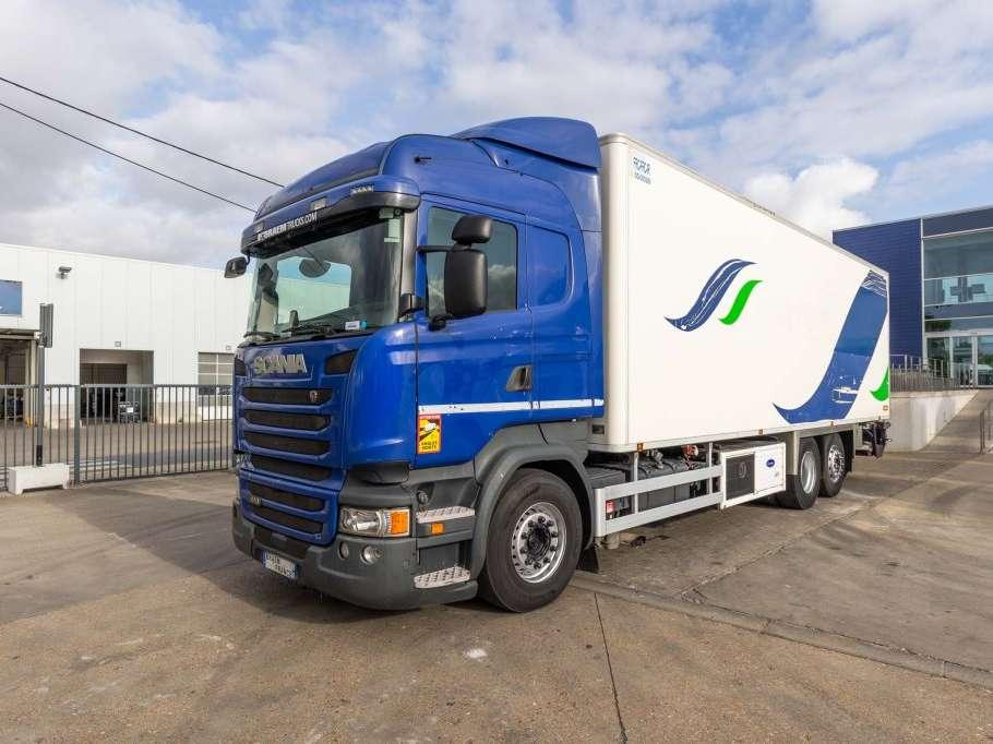 Scania R410+CHEREAU+CARRIER 1150 MT-TRI-TEMP+DHOLLANDIA 2.5T. Photo 1