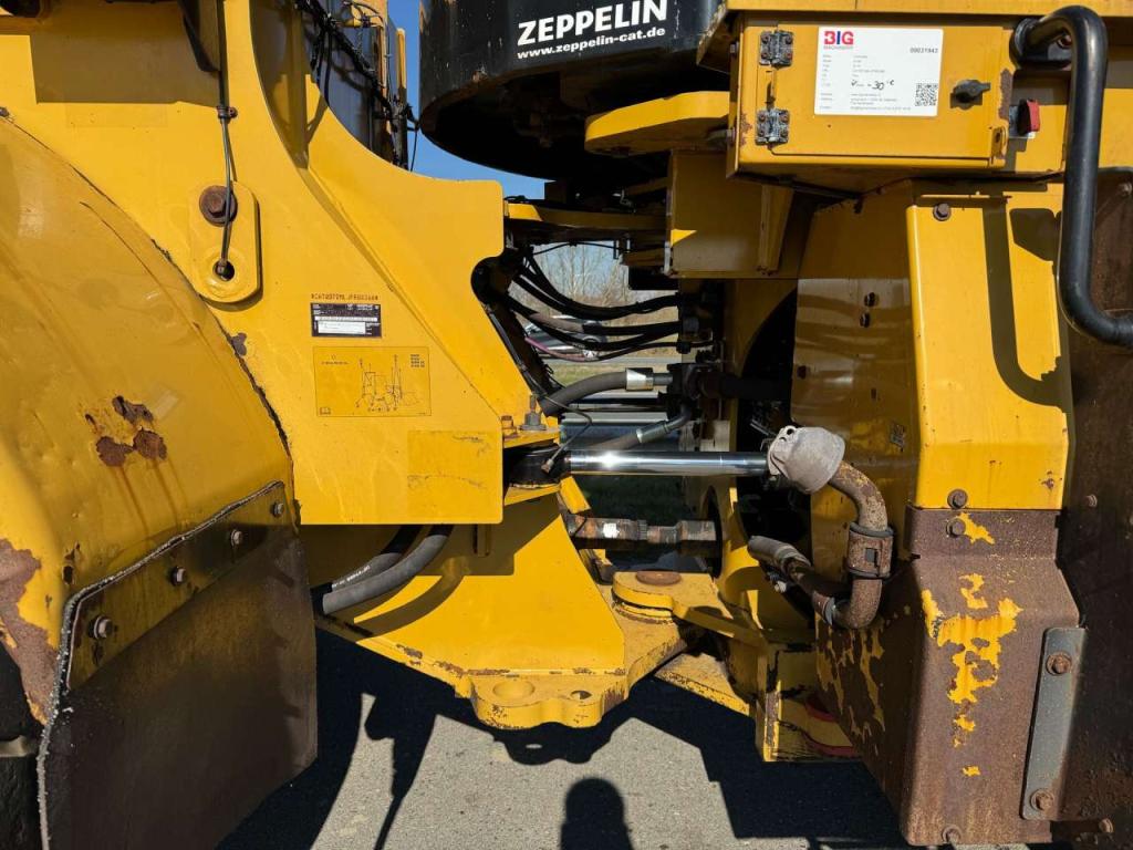 Caterpillar 972M Photo 29