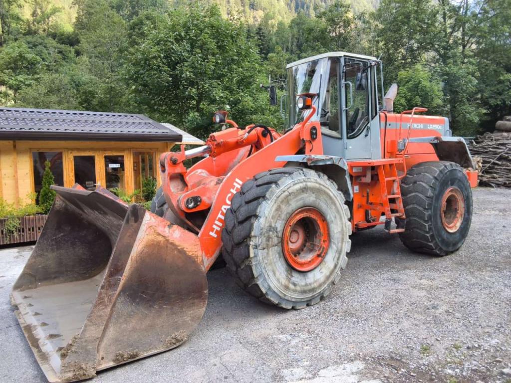 Hitachi LX 290 Photo 1