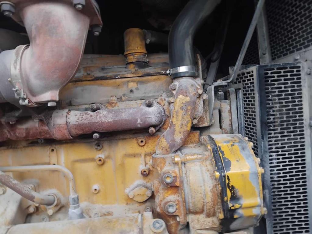 Caterpillar 400 Photo 8