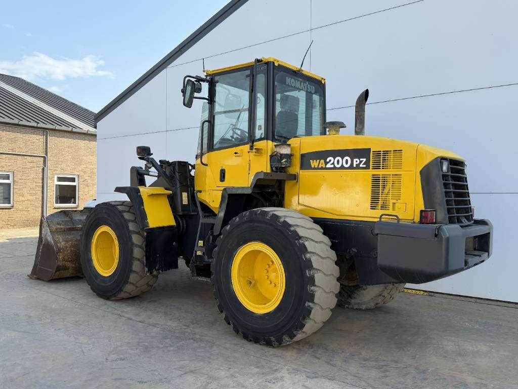 Komatsu WA200PZ-6 - Auto Greasing / Joystick Controls / AC Photo 3