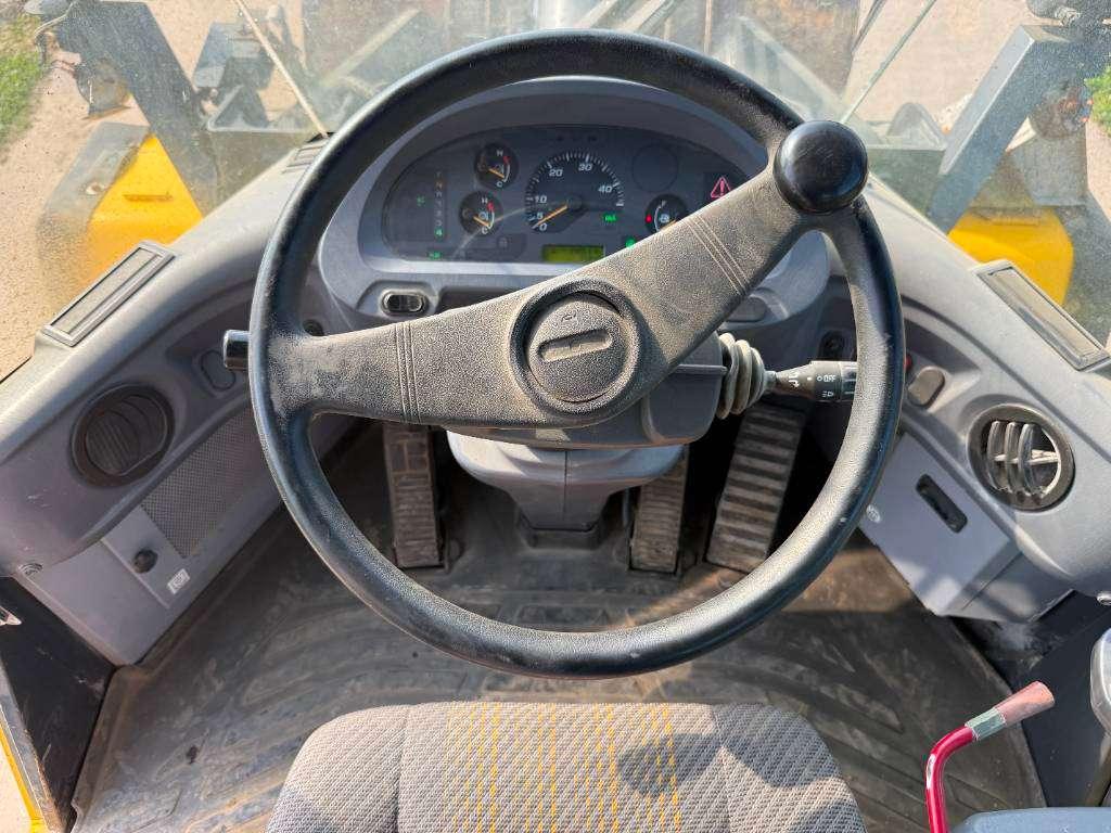 Komatsu WA200PZ-6 - Auto Greasing / Joystick Controls / AC Photo 9