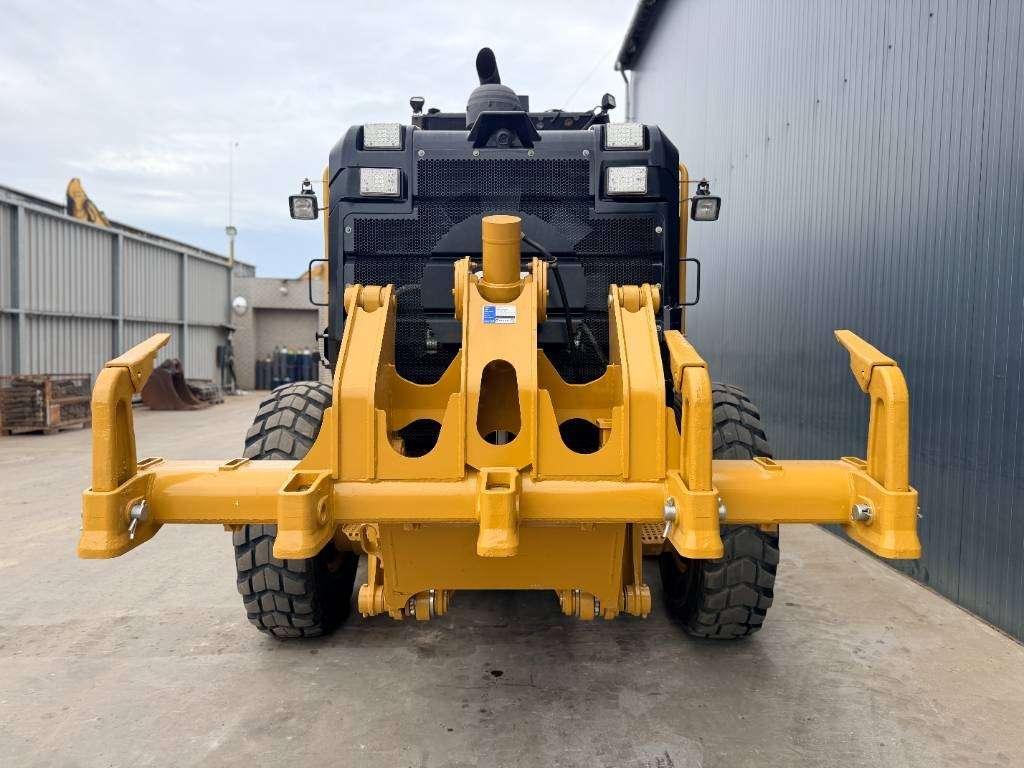Caterpillar 140M3 Photo 24